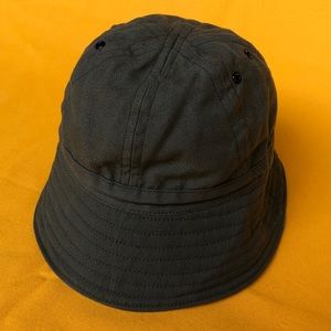 Canadian Military Green Bucket 6 3/4 with brim